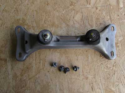 BMW Manual Transmission Support Bracket 22316769911 2005-2008 (E85) Z4 Roadster2